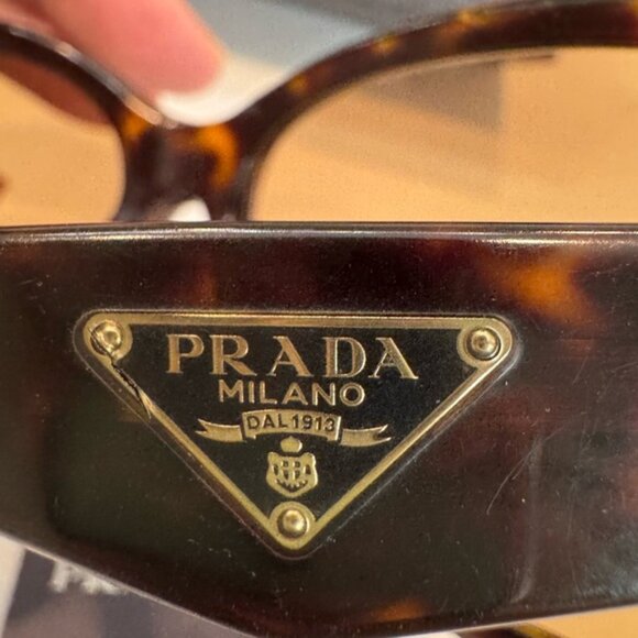 Authentic Prada sunglasses with box - Picture 6 of 11